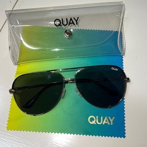 QUAY HIGH KEY CONTRAST - BLKGLD/SMK